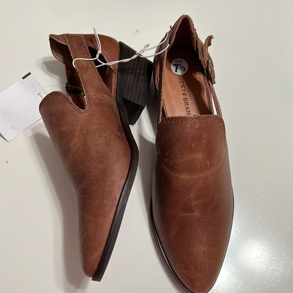 New! Lucky Brand Saddle  Myndo Leather Mules with Back Buckle Strap. Size 7.5 - Picture 2 of 15